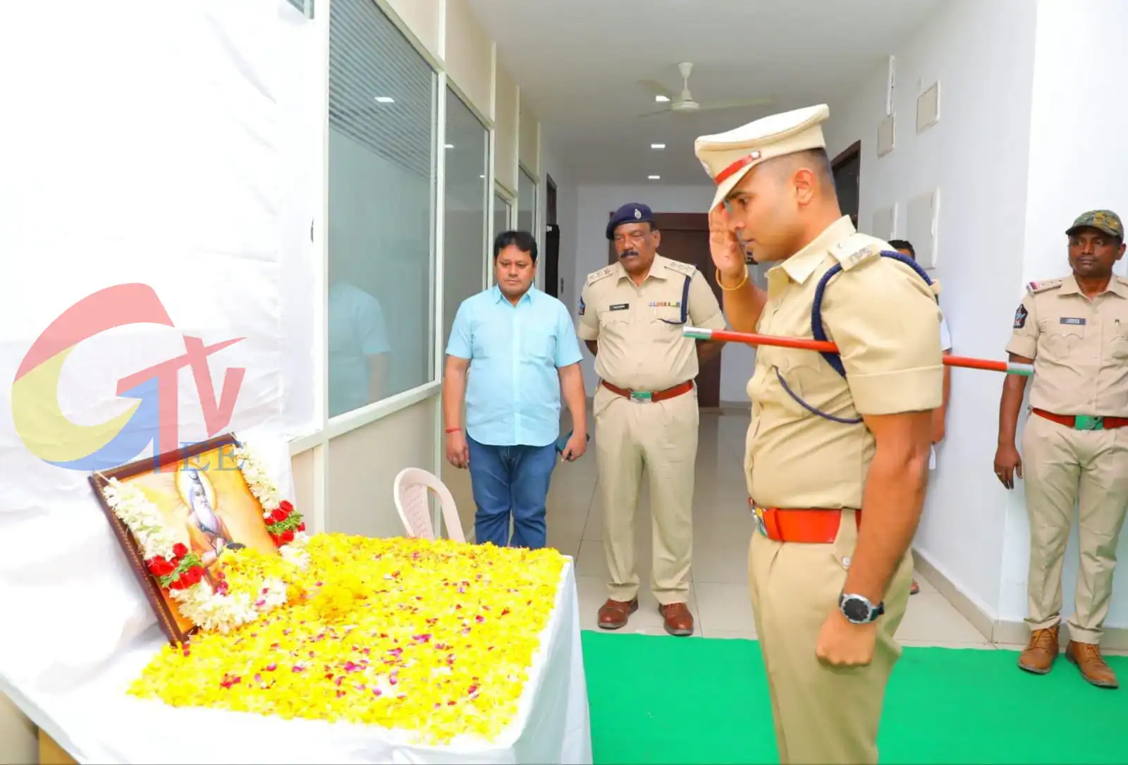 పల్నాడు జిల్లా పోలీసు కార్యాలయంలో ఘనంగా వాల్మీకి జయంతి
