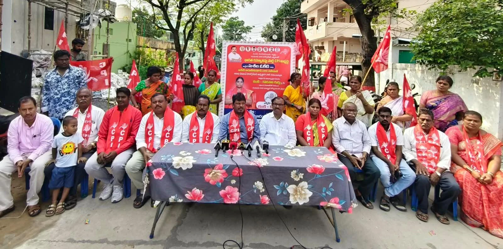 డబ్బు, దౌర్జన్యాలతో ఎన్నికలు నిర్వహించడం ప్రజాస్వామ్యానికి విరుద్ధం..గుజ్జుల ఈశ్వరయ్య