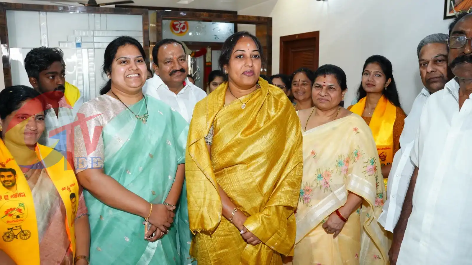 కాకుమానువారి తోటలో లక్ష్మీ అపర్ణ ఆత్మీయ సమావేశం